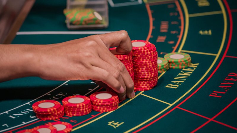Baccarat FB88: Bật mí kinh nghiệm đánh đâu thắng đó 4 Baccarat trực tiếp, lôi cuốn người chơi