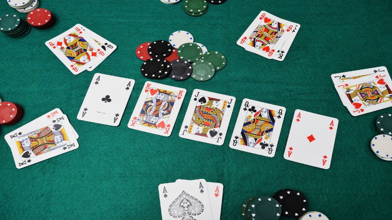 Poker FB88: Mẹo chơi game bài trực tuyến cần nắm vững 3 Môi trường an toàn, công bằng